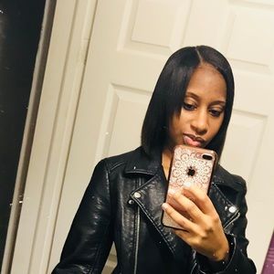 Meet your Posher, Felicia